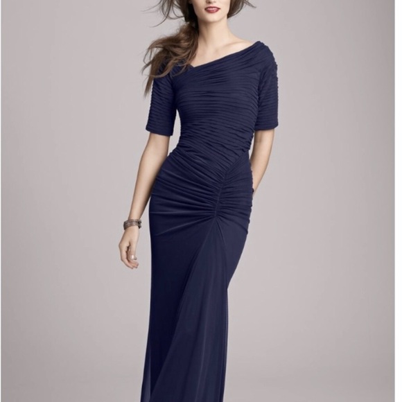 🔻Tadashi Shoji BLACK Ruched Asymmetrical Gown - Picture 4 of 4